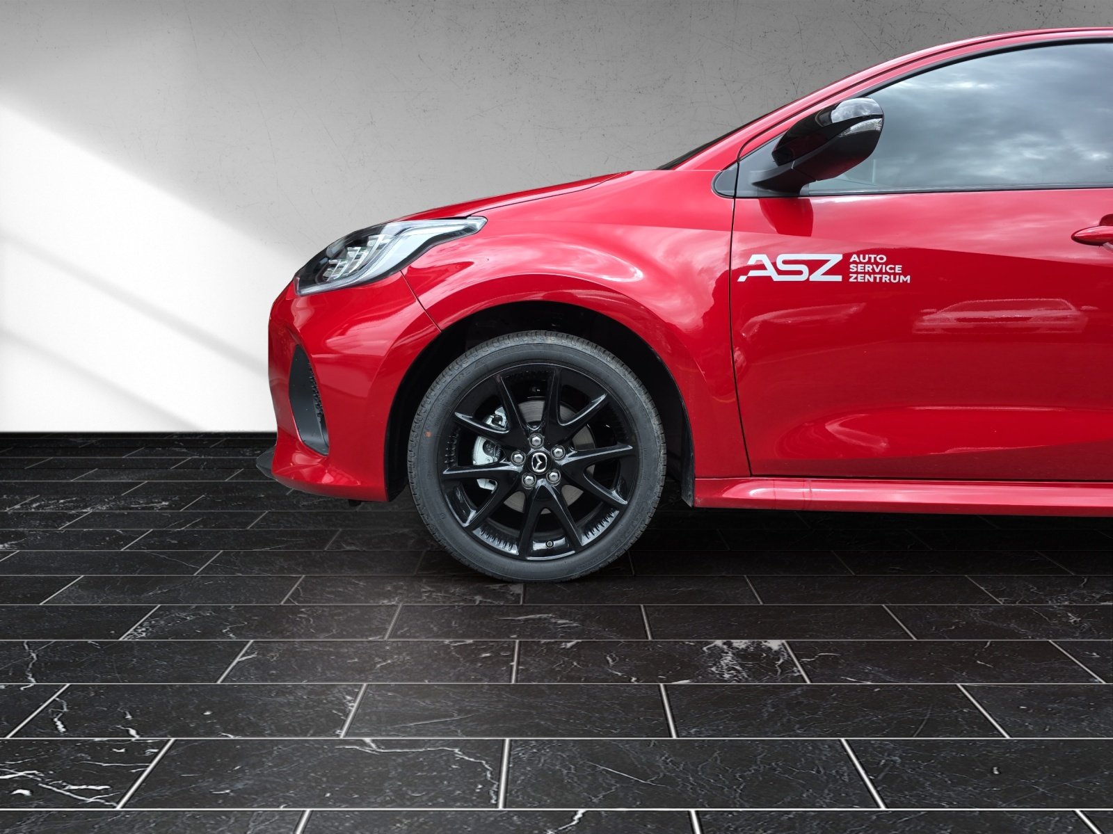 MAZDA 2 1.5 Hybrid Homura, Hybride Intégral Essence/Électricité, Voiture de démonstration, Automatique - 4