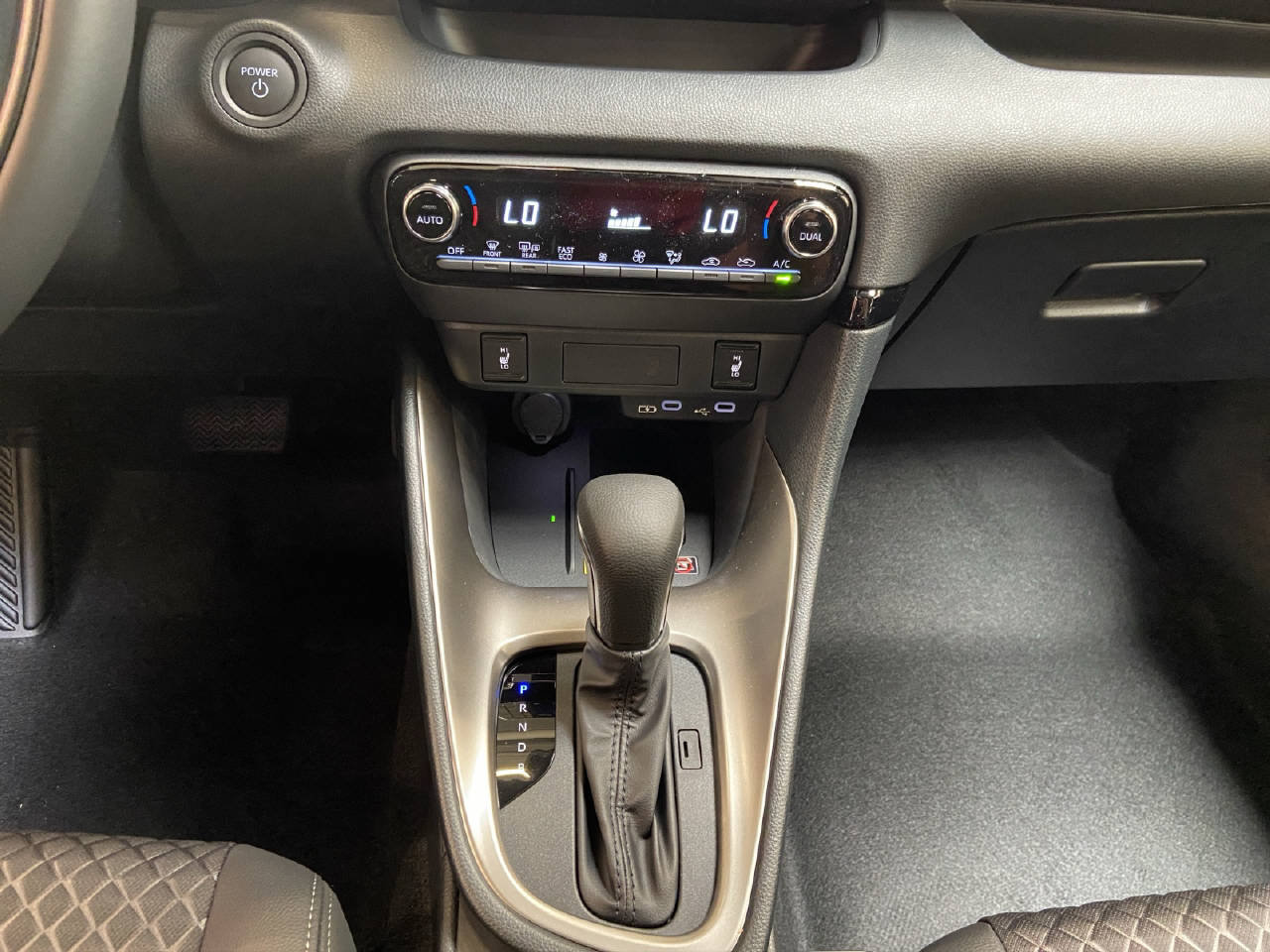 MAZDA 2 1.5 Hybrid Homura, Hybride Intégral Essence/Électricité, Voiture de démonstration, Automatique - 7
