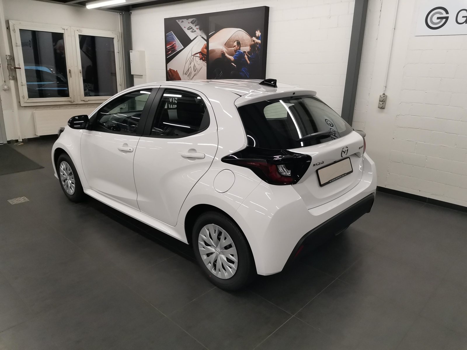 MAZDA 2 1.5 Hybrid Prime-Line, Full-Hybrid Petrol/Electric, Ex-demonstrator, Automatic - 4