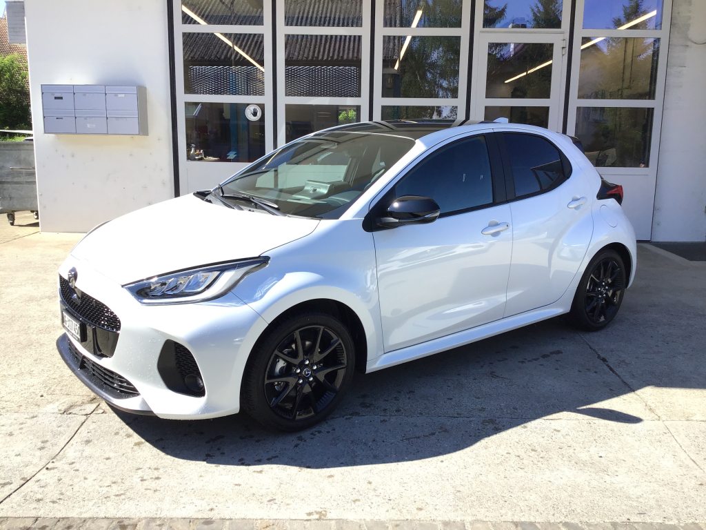 MAZDA 2 1.5 Hybrid Homura Plus, Hybride Intégral Essence/Électricité, Voiture de démonstration, Automatique - 2