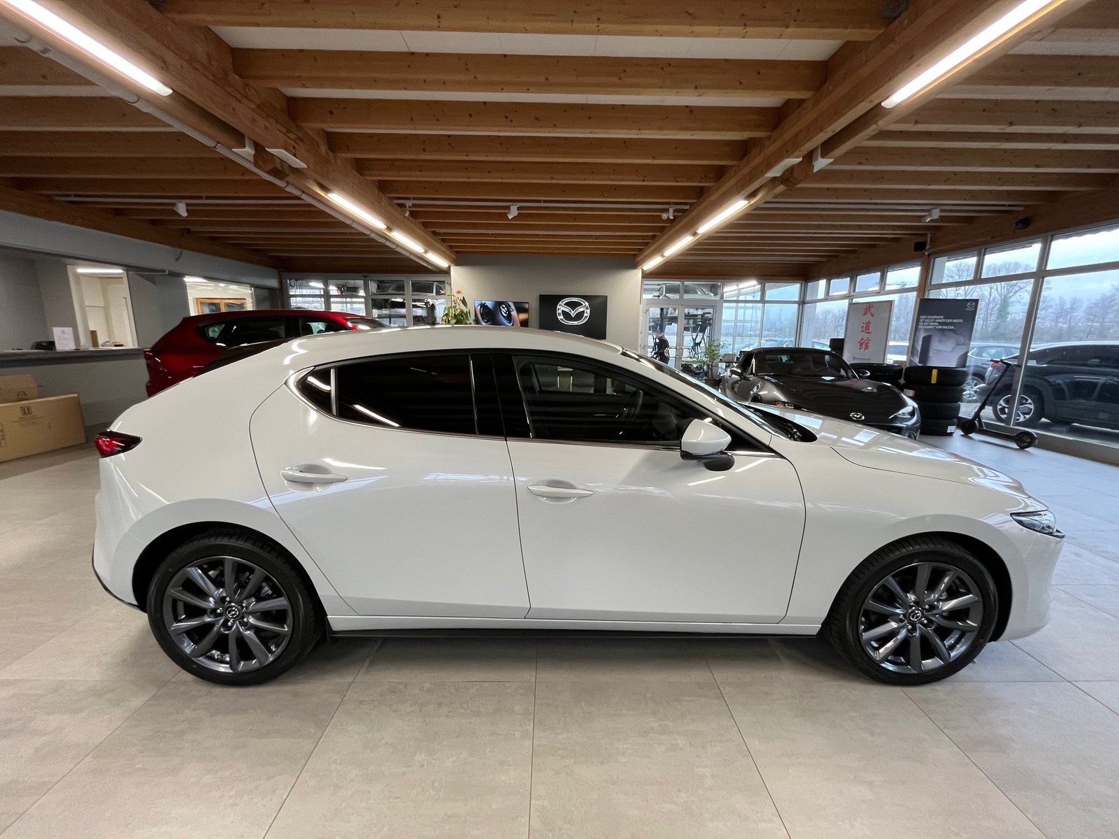 MAZDA 3 Hatchback SKYACTIV-G M Hybrid 140 Exclusive Line Aut, Hybride Léger Essence/Électricité, Voiture nouvelle, Automatique - 4