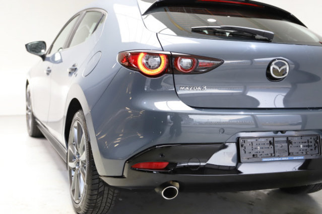 MAZDA 3 HB G 140 Centre Line A, Hybride Léger Essence/Électricité, Occasion / Utilisé, Automatique - 4