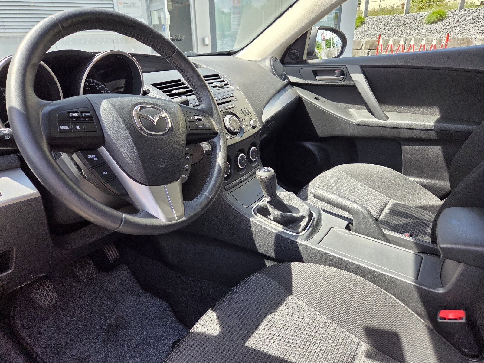MAZDA 3 Hatchback 1.6 Exclusive, Petrol, Second hand / Used, Manual - 5