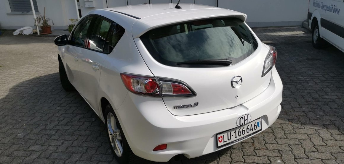 MAZDA 3 Hatchback 1.6 CD Exclusive, Diesel, Occasion / Utilisé, Manuelle - 3