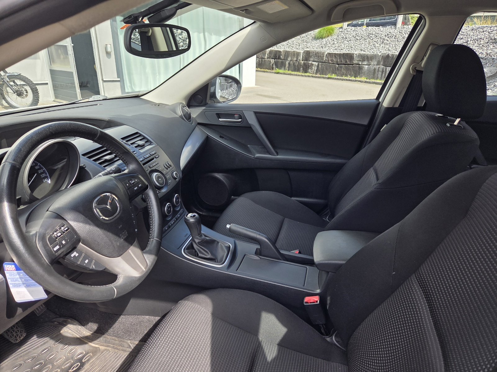 MAZDA 3 Hatchback 1.6 Exclusive, Essence, Occasion / Utilisé, Manuelle - 6