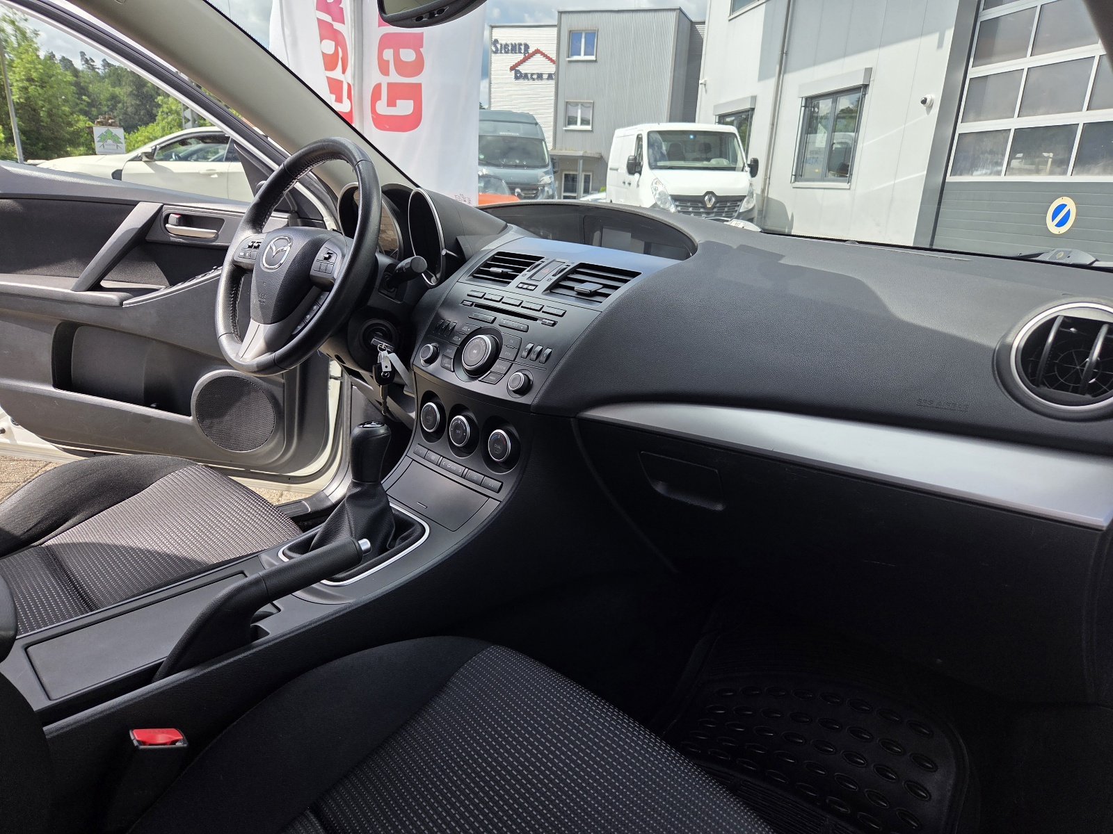 MAZDA 3 Hatchback 1.6 Exclusive, Essence, Occasion / Utilisé, Manuelle - 7