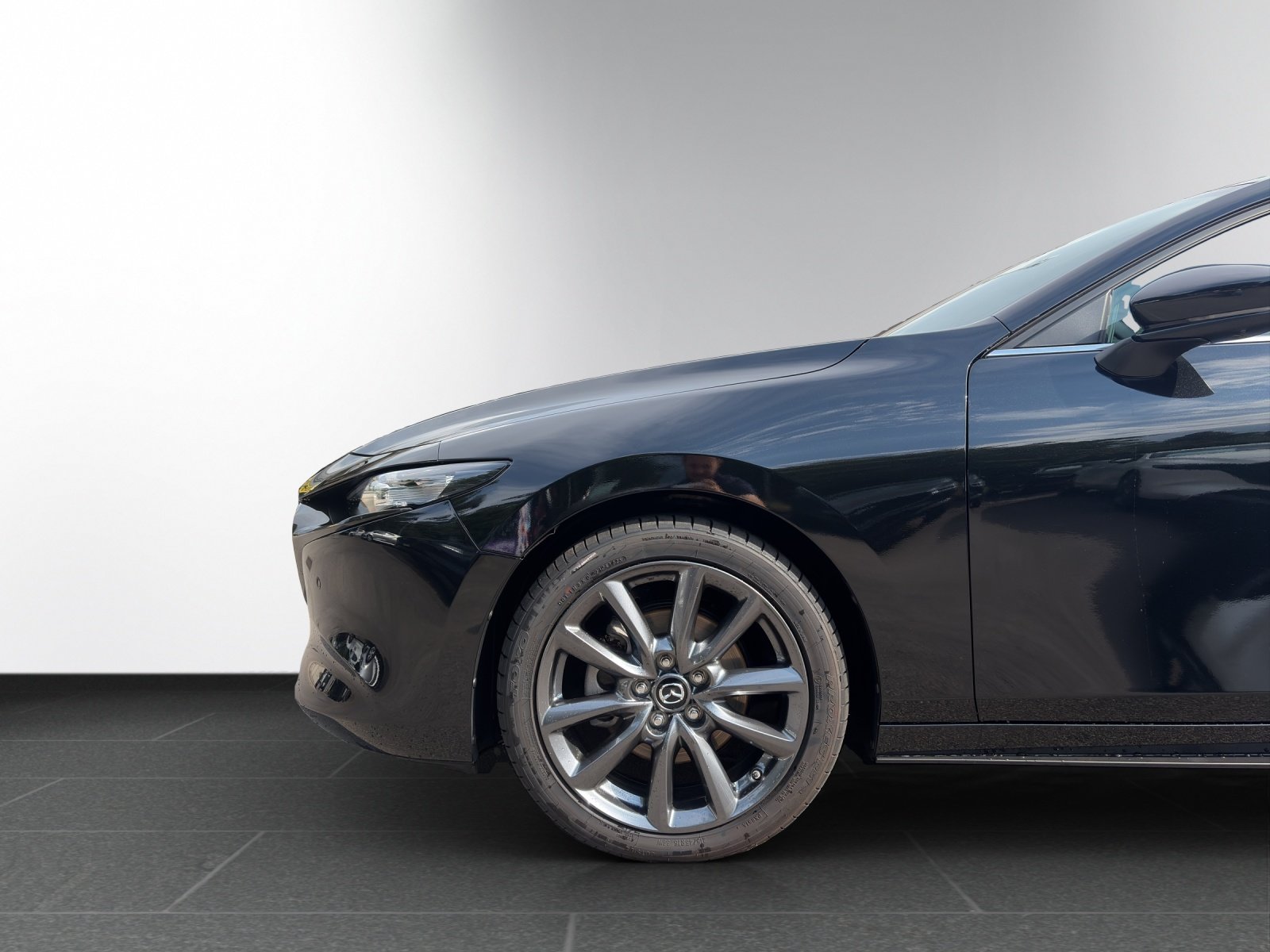 MAZDA 3 HB G 140 Centre Line A, Mild-Hybrid Petrol/Electric, Second hand / Used, Automatic - 4