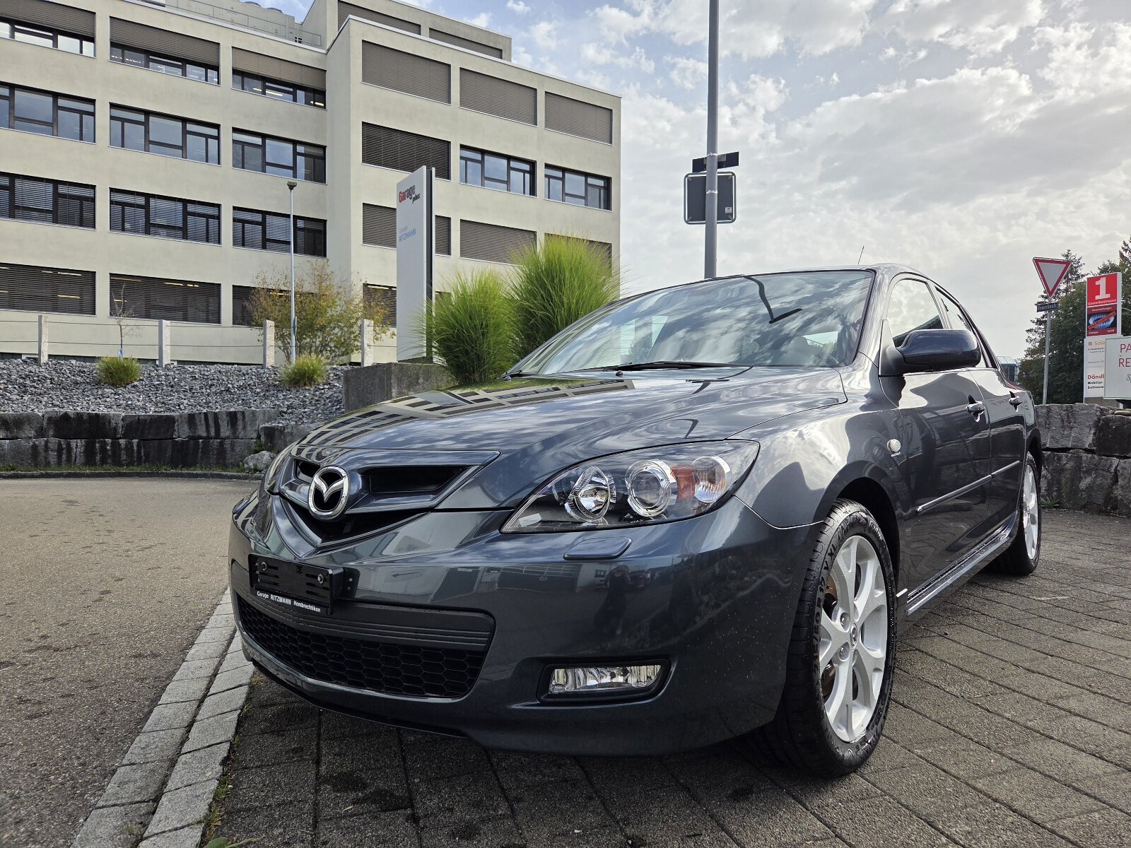MAZDA 3 Hatchback 2.0 Sport