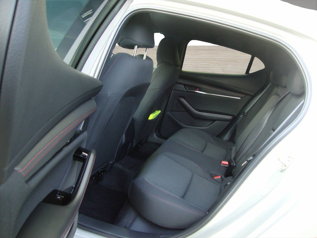 MAZDA 3 HB eSG150 AT FWD Homura, Hybride Léger Essence/Électricité, Voiture de démonstration, Automatique - 6