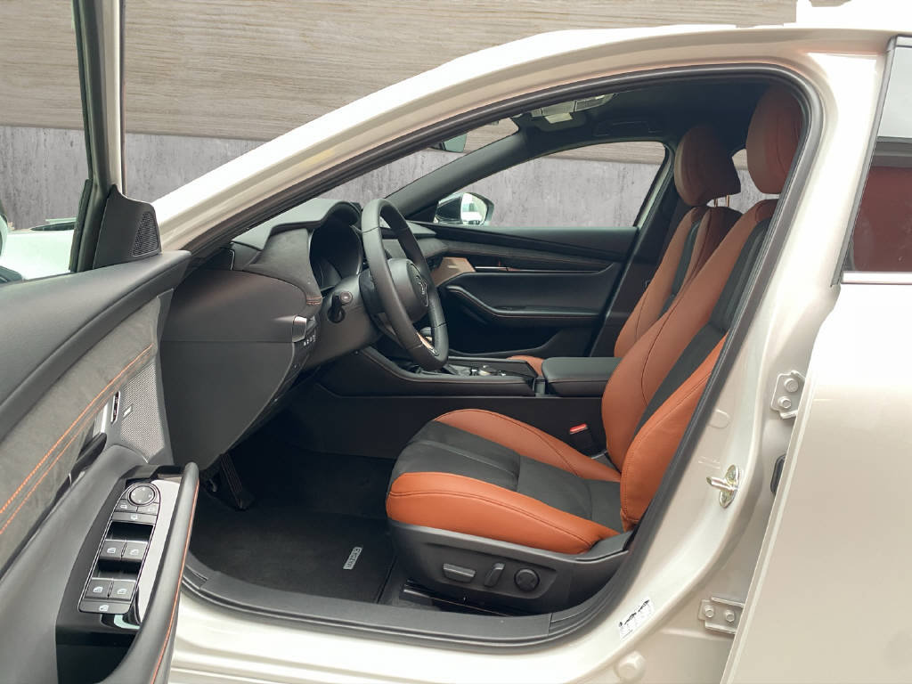 MAZDA 3 HB eSG140 AT FWD Nagisa, Mild-Hybrid Petrol/Electric, Ex-demonstrator, Automatic - 6
