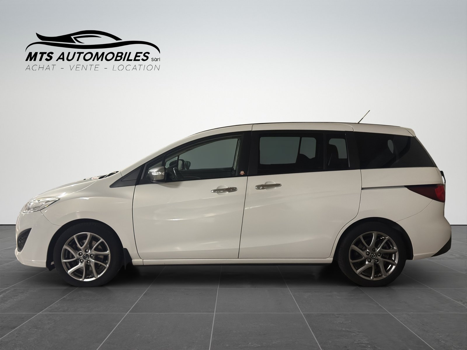 MAZDA 5 2.0 16V Voila ma Suisse Edition+, Petrol, Second hand / Used, Manual - 3