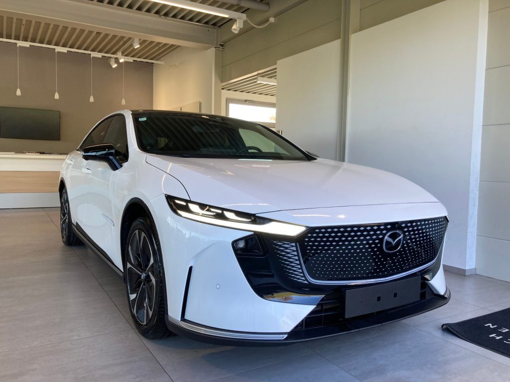 MAZDA 6e Takumi
