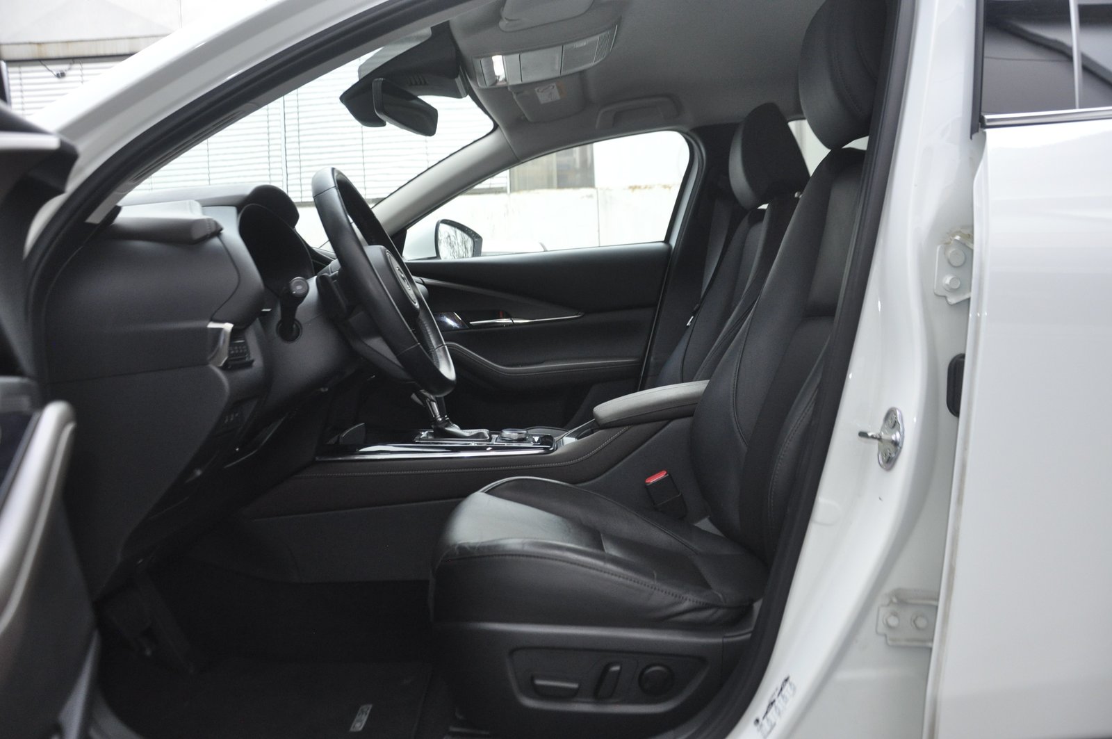 MAZDA CX-30 SKYACTIV-X 186 M Hybrid AWD Revolution Automat, Mild-Hybrid Petrol/Electric, Second hand / Used, Automatic - 5