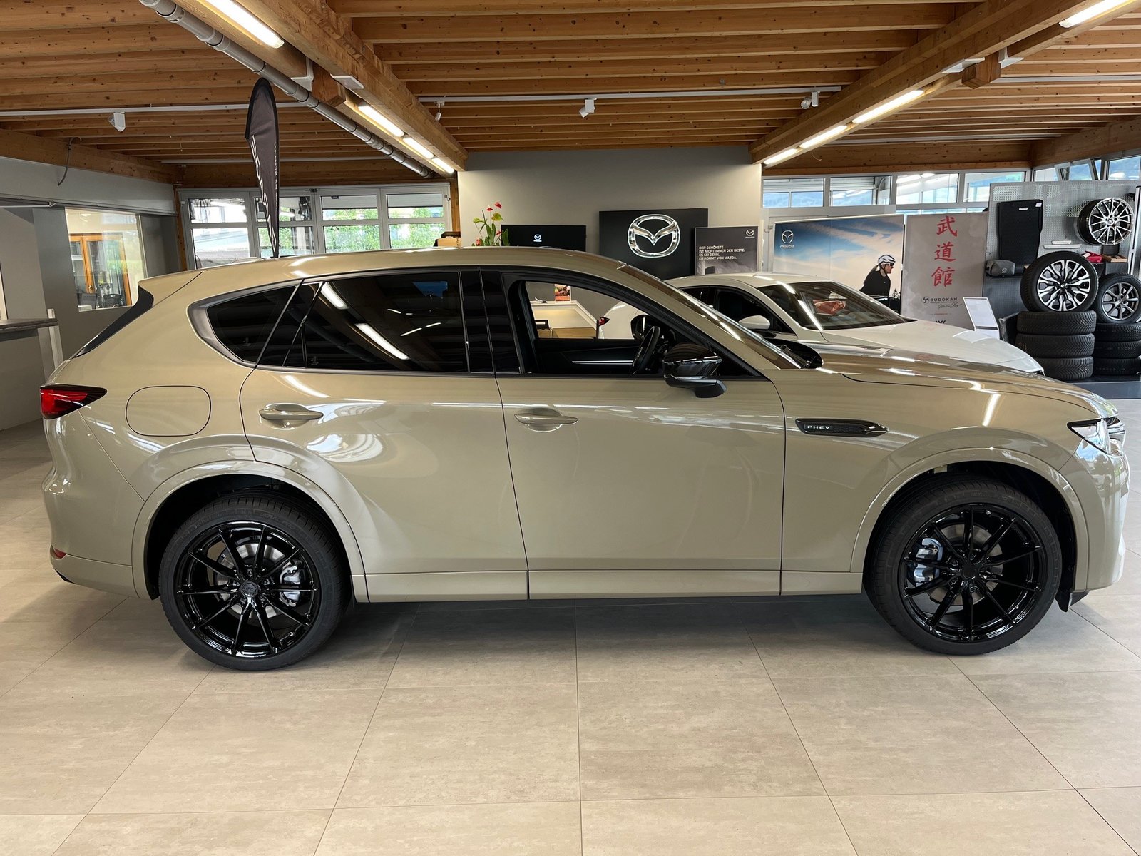 MAZDA CX-60 e-Skyactiv PHEV 327 AWD Homura, Plug-in-Hybrid Benzina/Elettrica, Auto nuove, Automatico - 4