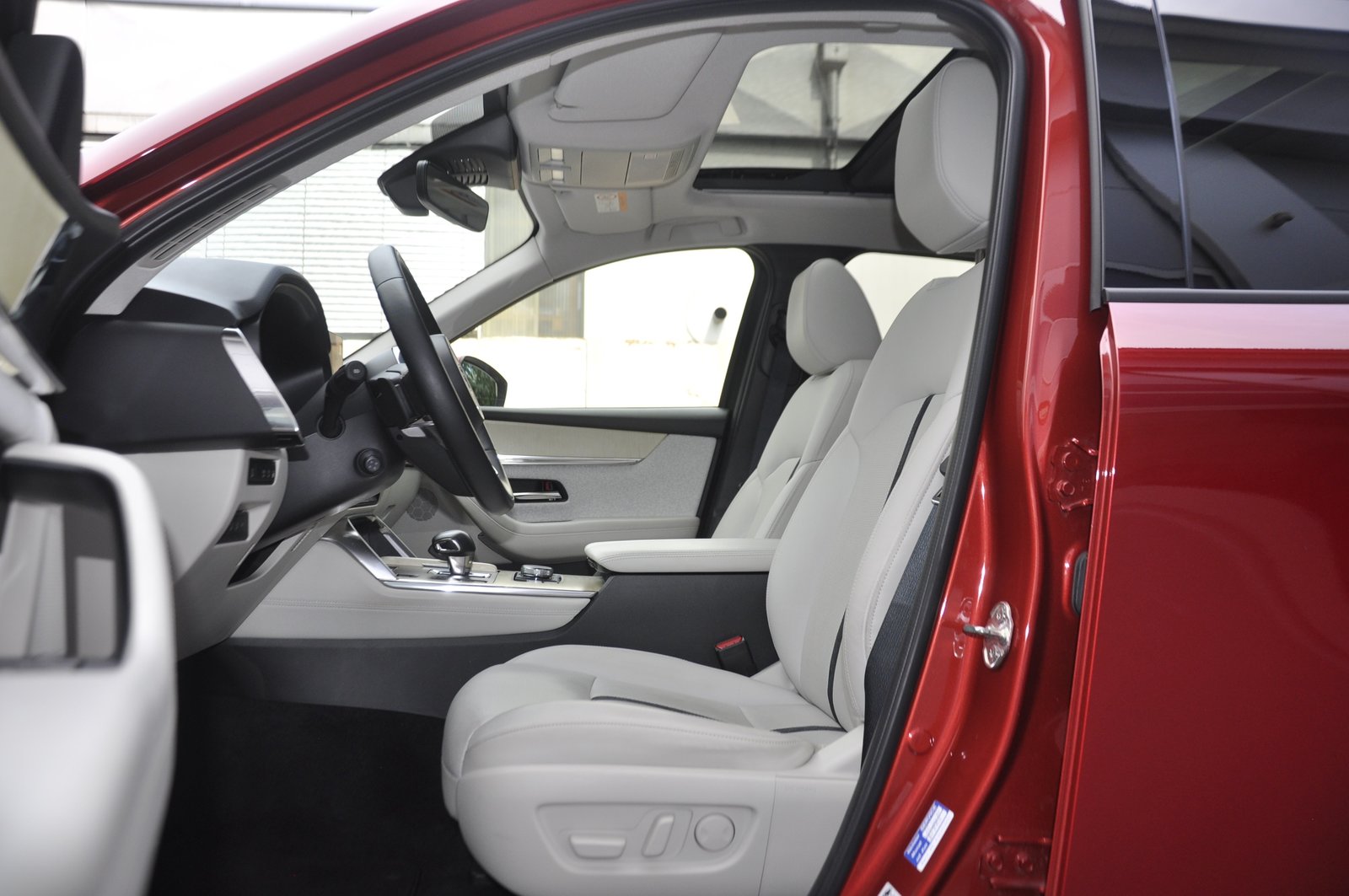 MAZDA CX-60 e-Skyactiv PHEV 327 AWD Takumi, Plug-in-Hybrid Benzin/Elektro, Occasion / Gebraucht, Automatik - 5