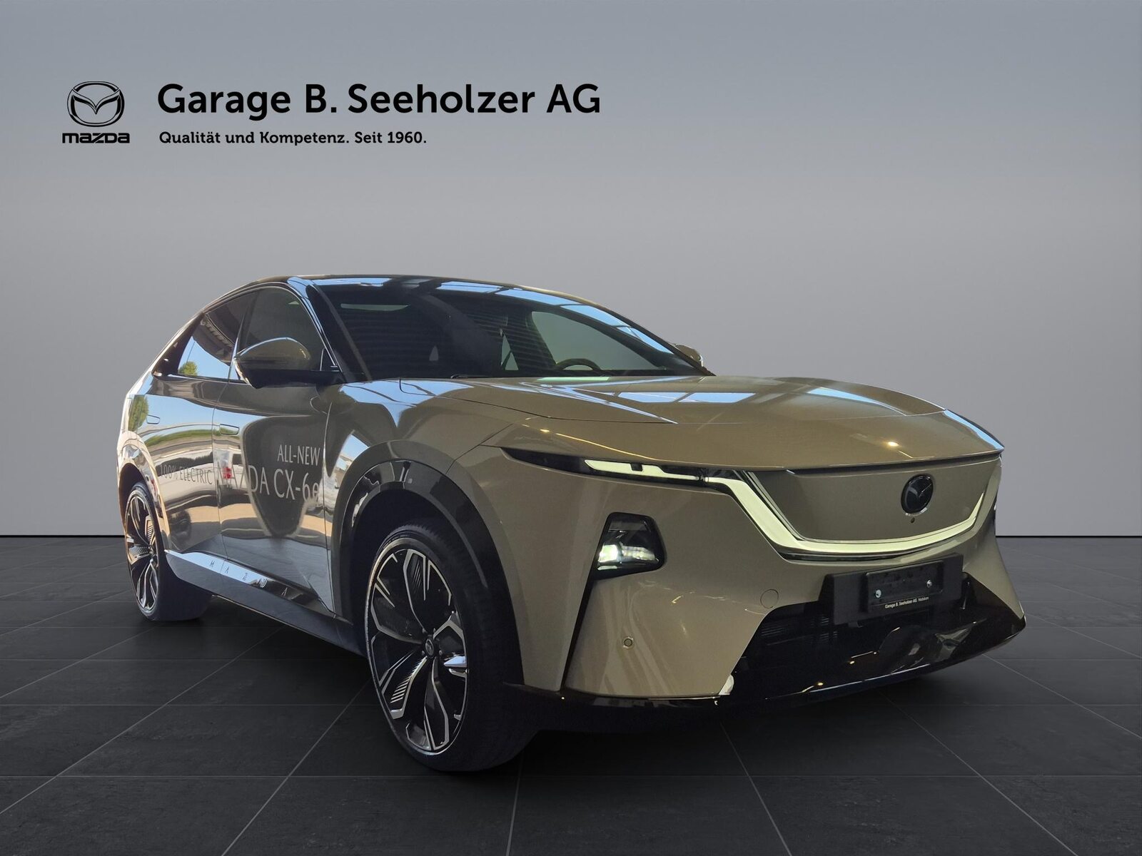MAZDA CX-6e Takumi