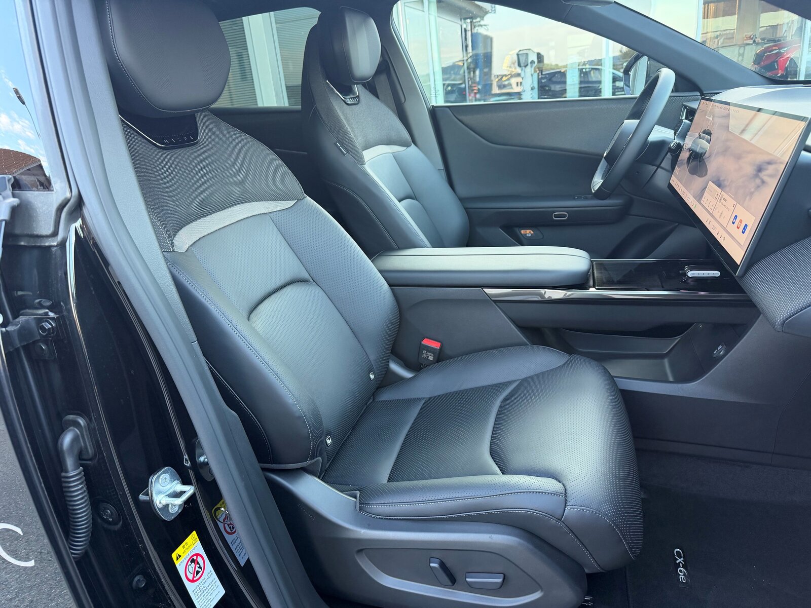 MAZDA CX-6e 78kWh/258 Takumi BK 21, Electric, New car, Automatic - 7