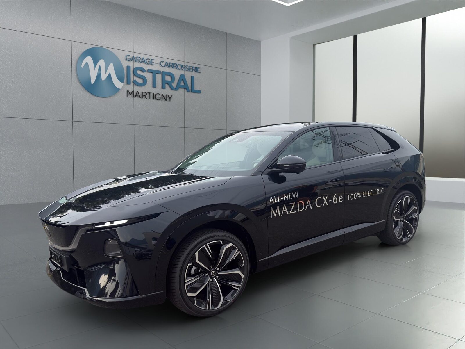MAZDA CX-6e Takumi