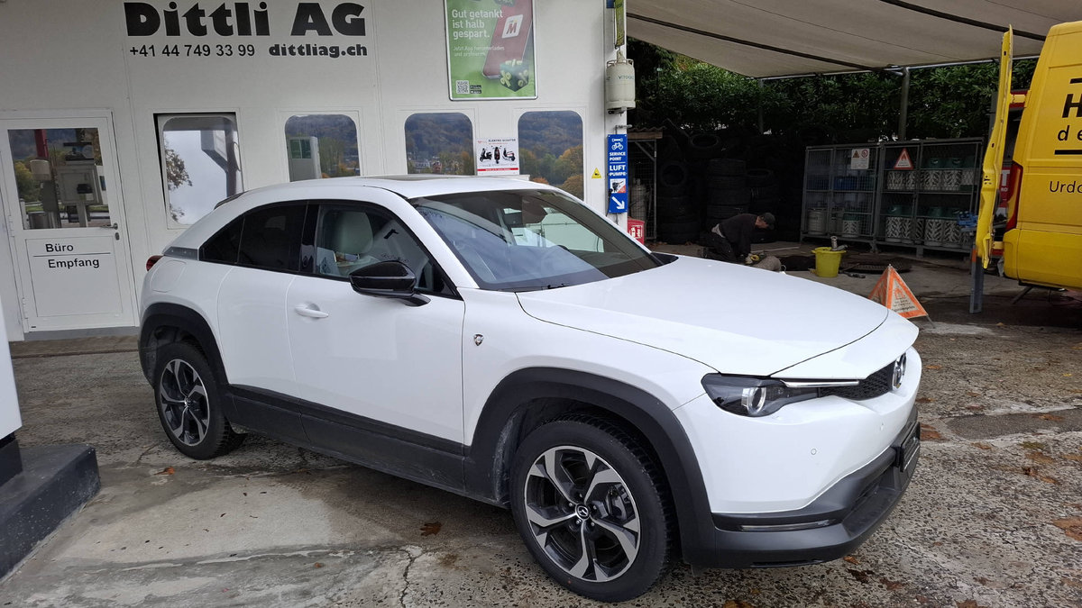 MAZDA MX-30 e-Skyactiv R-EV Makoto