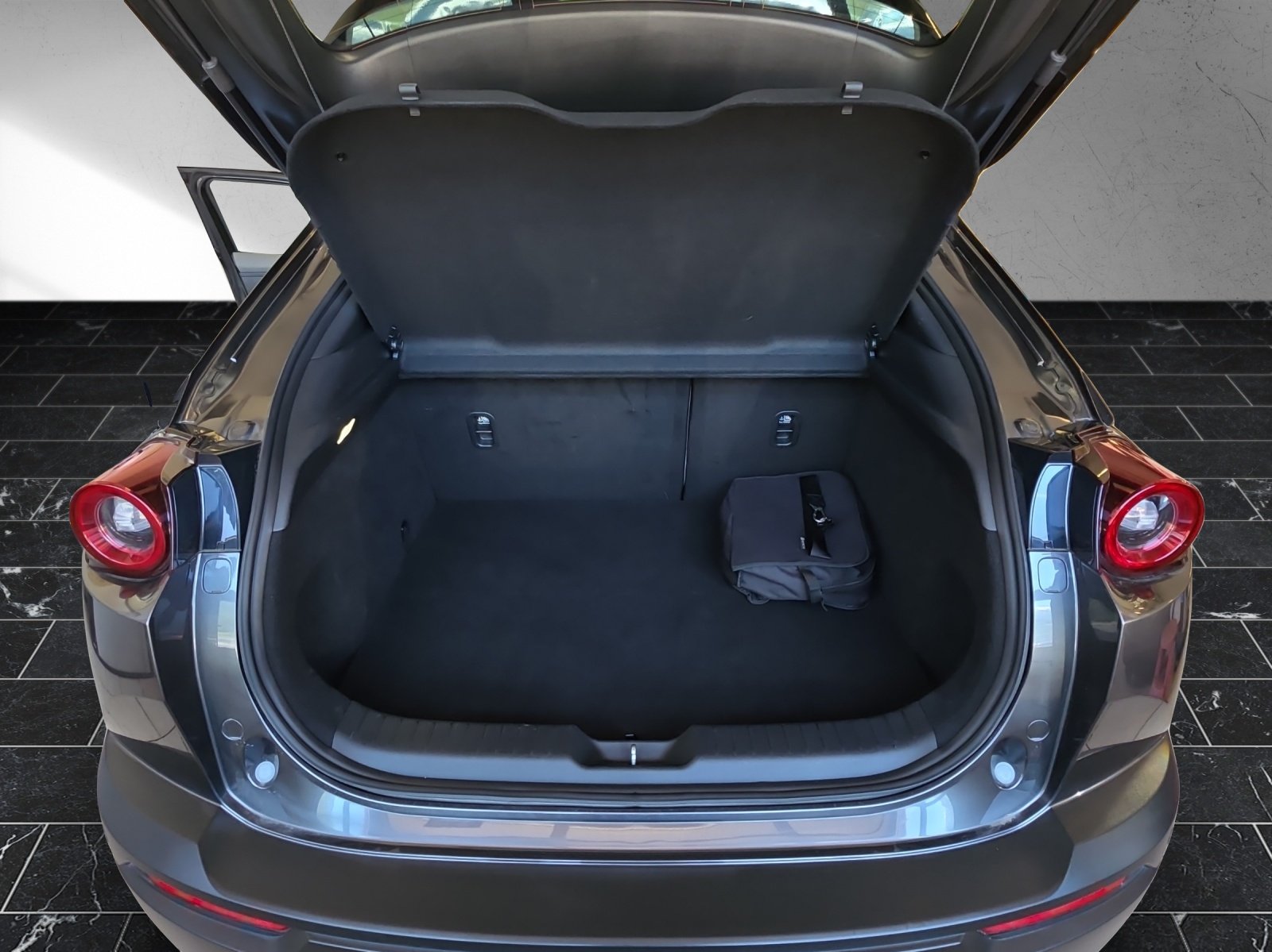 MAZDA MX-30 e-Skyactiv Ambition Plus, Elektro, Occasion / Gebraucht, Automatik - 6