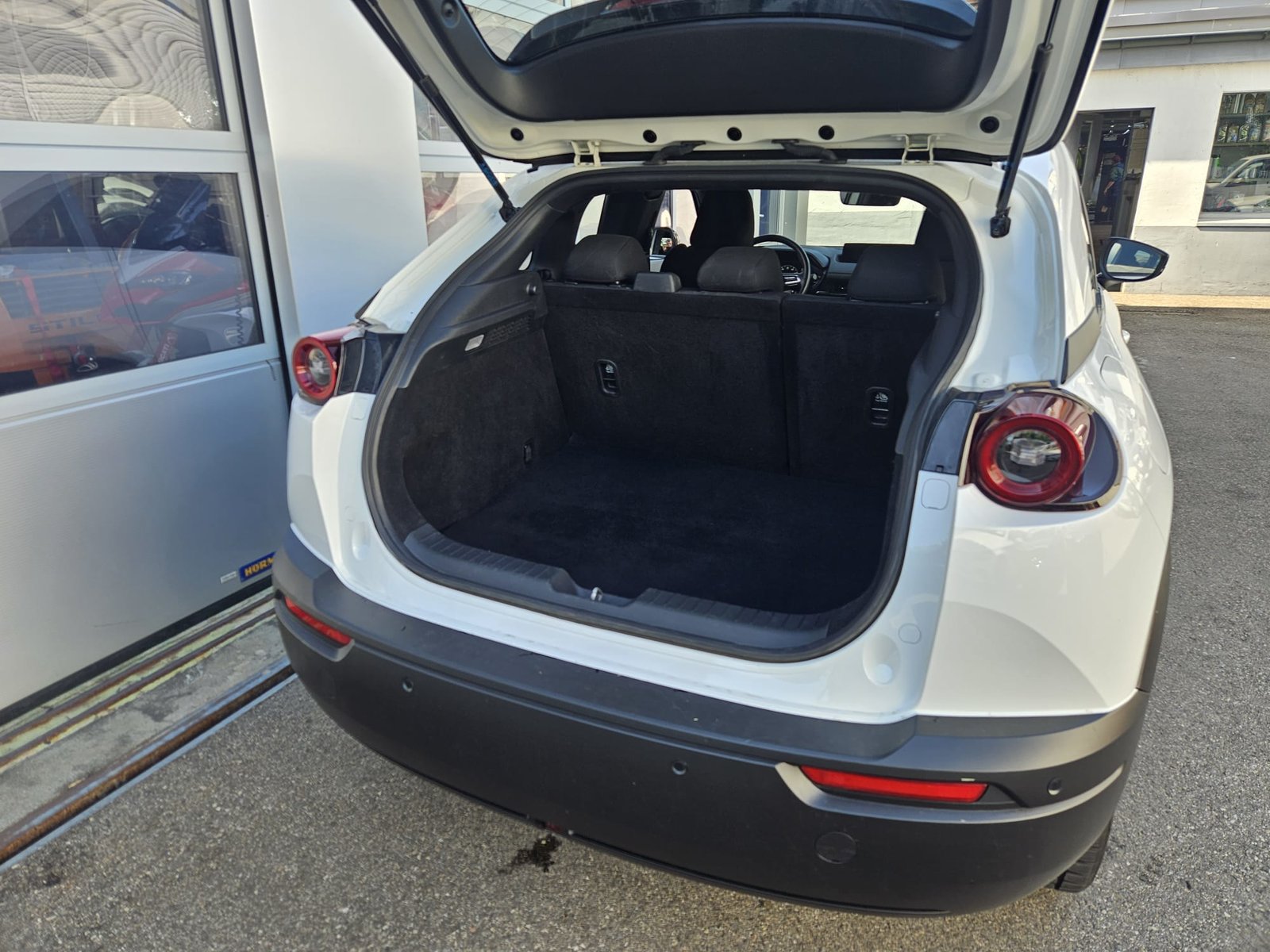 MAZDA MX-30 e-Skyactiv Ambition Plus, Elektro, Occasion / Gebraucht, Automatik - 4