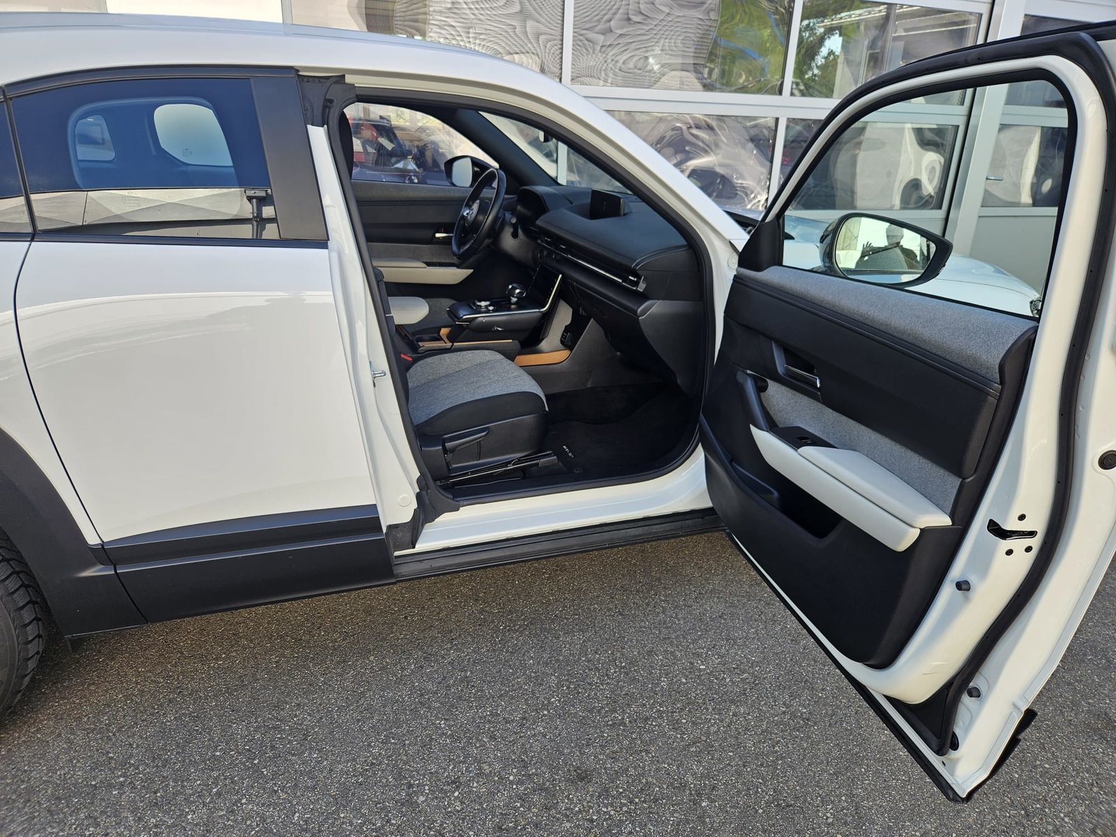 MAZDA MX-30 e-Skyactiv Ambition Plus, Elektro, Occasion / Gebraucht, Automatik - 6
