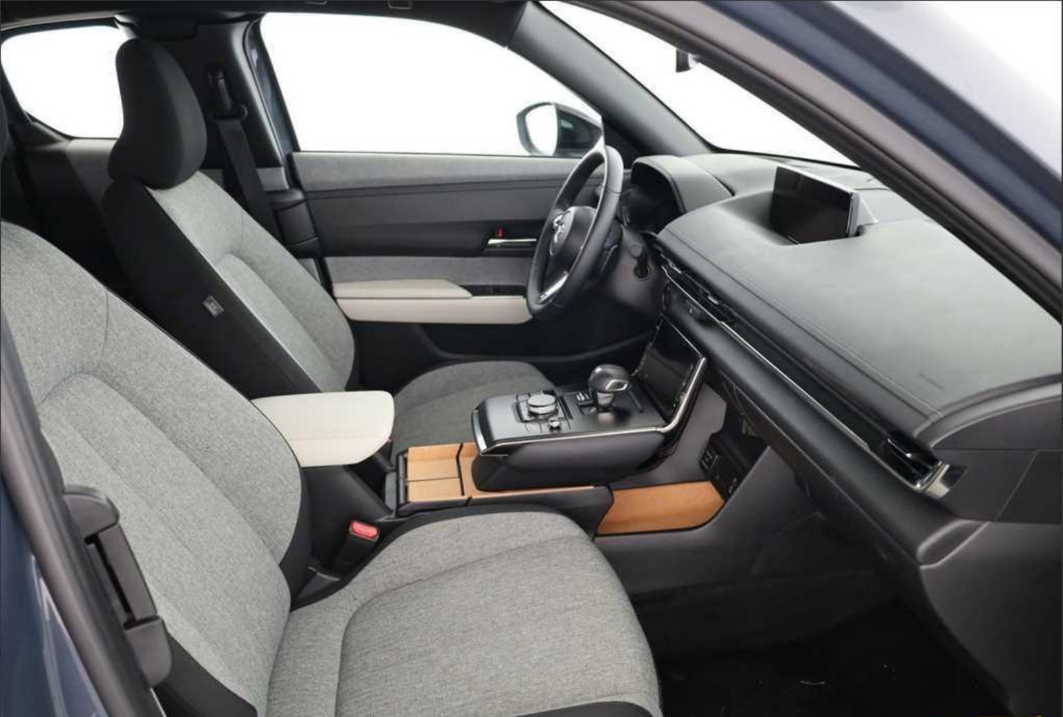 MAZDA MX-30 PHEV e-Skyactiv R-EV 170 Exclusive-Line, Hybride Rechargeable Essence/Électricité, Occasion / Utilisé, Automatique - 4