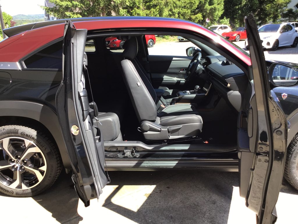 MAZDA MX-30 e-Skyactiv R-EV Edition R, Plug-in-Hybrid Petrol/Electric, Second hand / Used, Automatic - 7