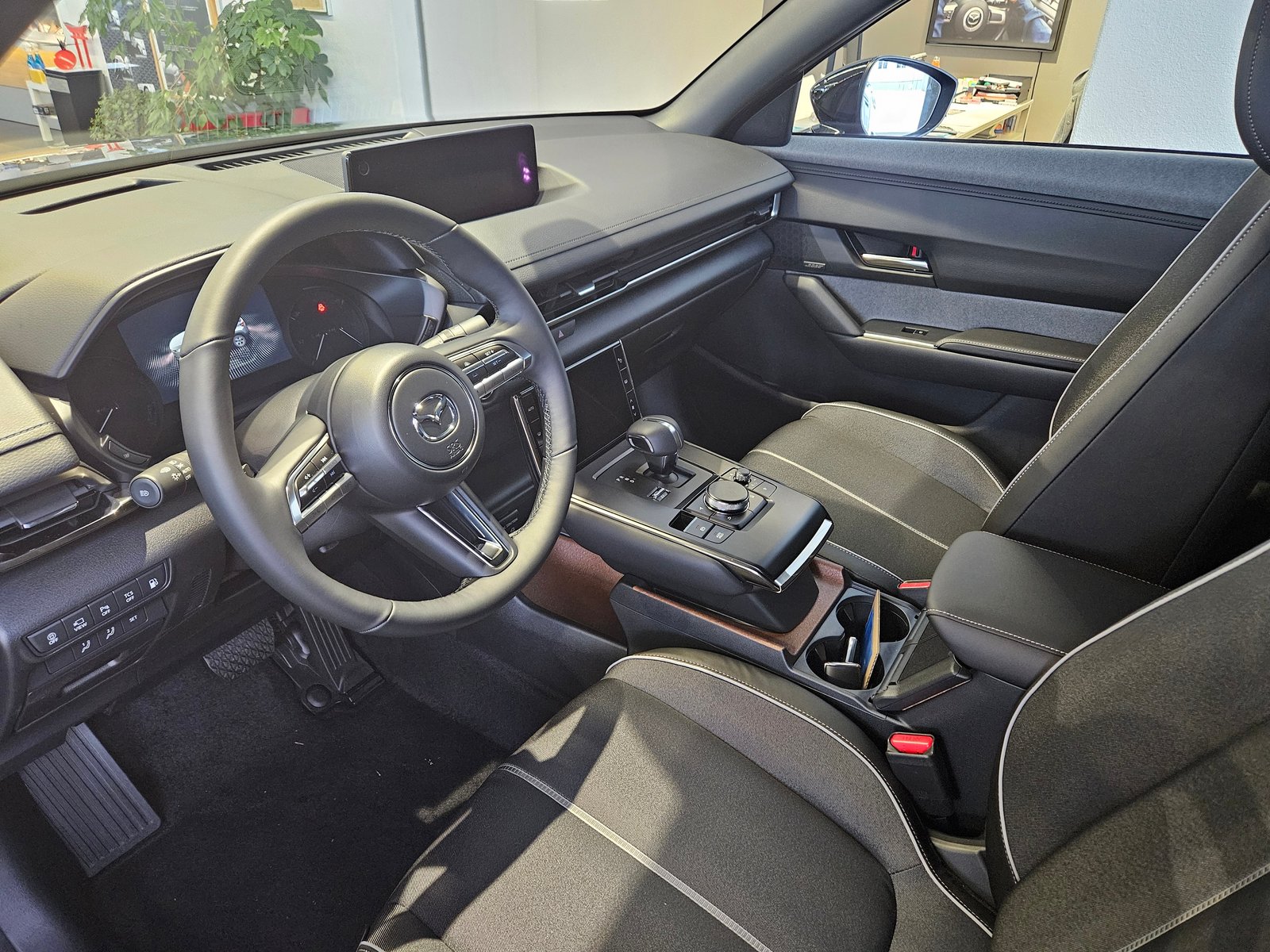 MAZDA MX-30 PHEV e-Skyactiv R-EV 170 Edition R, Plug-in-Hybrid Benzina/Elettrica, Auto dimostrativa, Automatico - 3