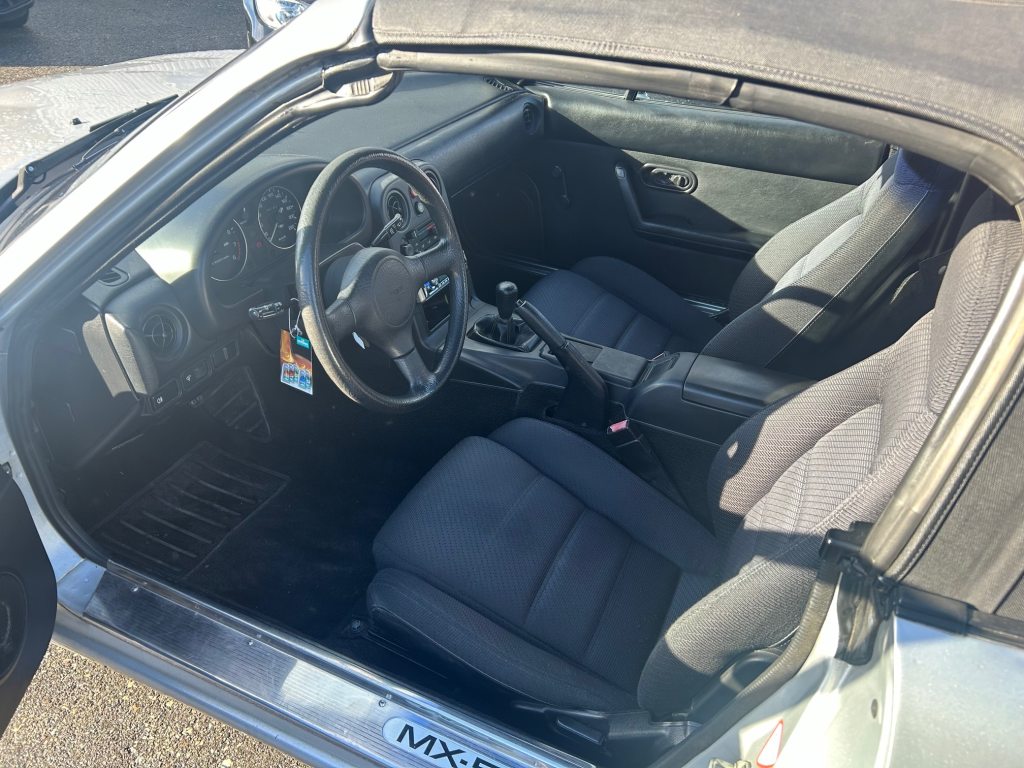 MAZDA MX-5 1.6i, Essence, Voiture de collection, Manuelle - 5