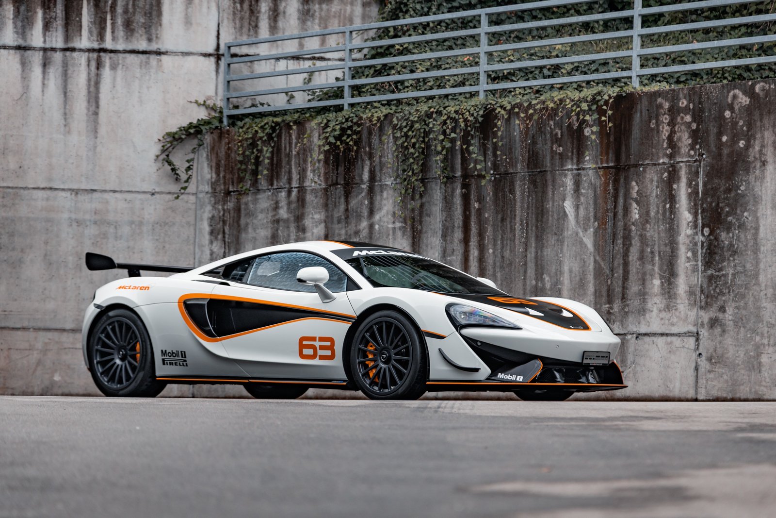 MCLAREN 620R 1of225, Petrol, Second hand / Used, Automatic - 3