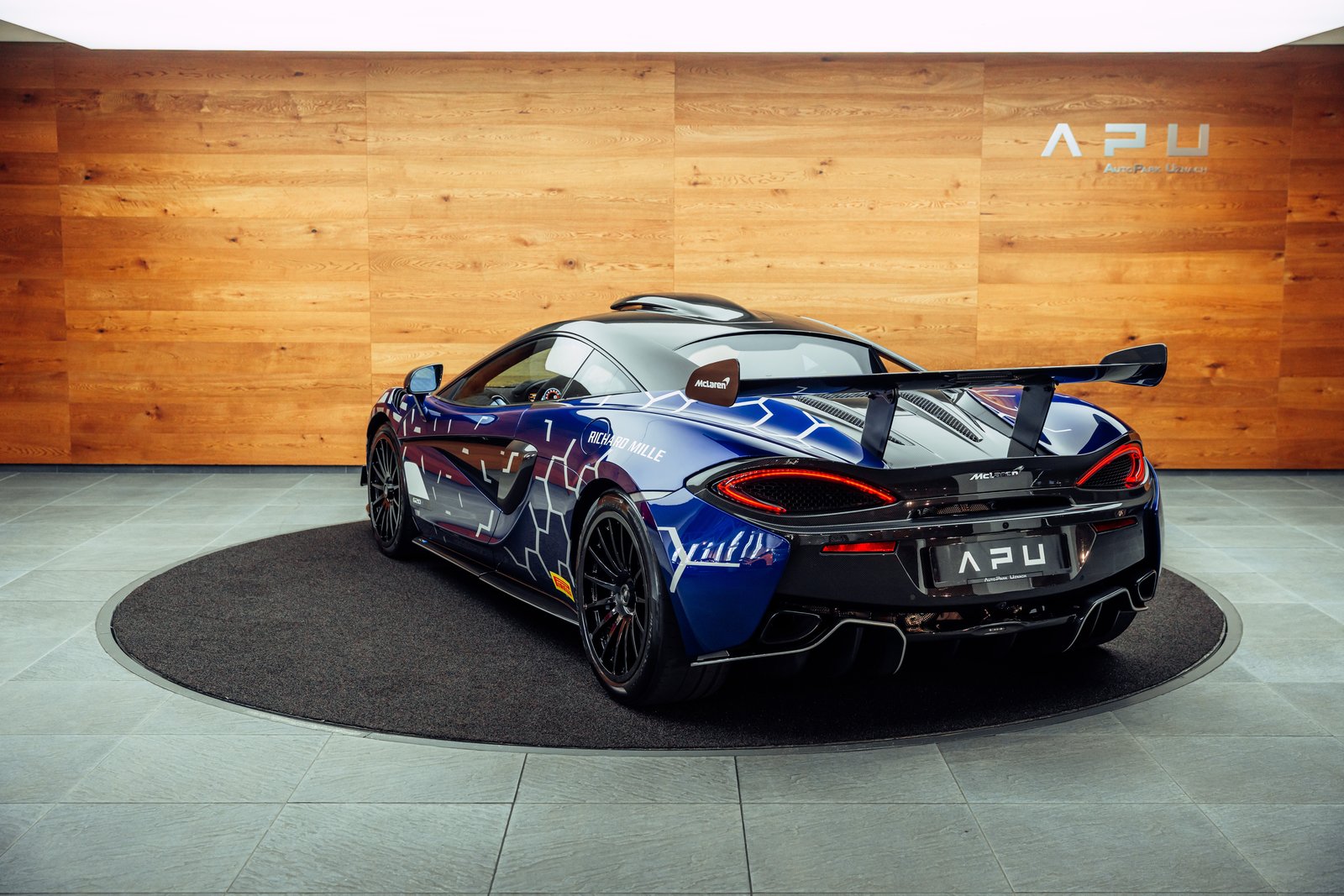 MCLAREN 620R MSO Lantana Purple 1/225, Petrol, Second hand / Used, Automatic - 3