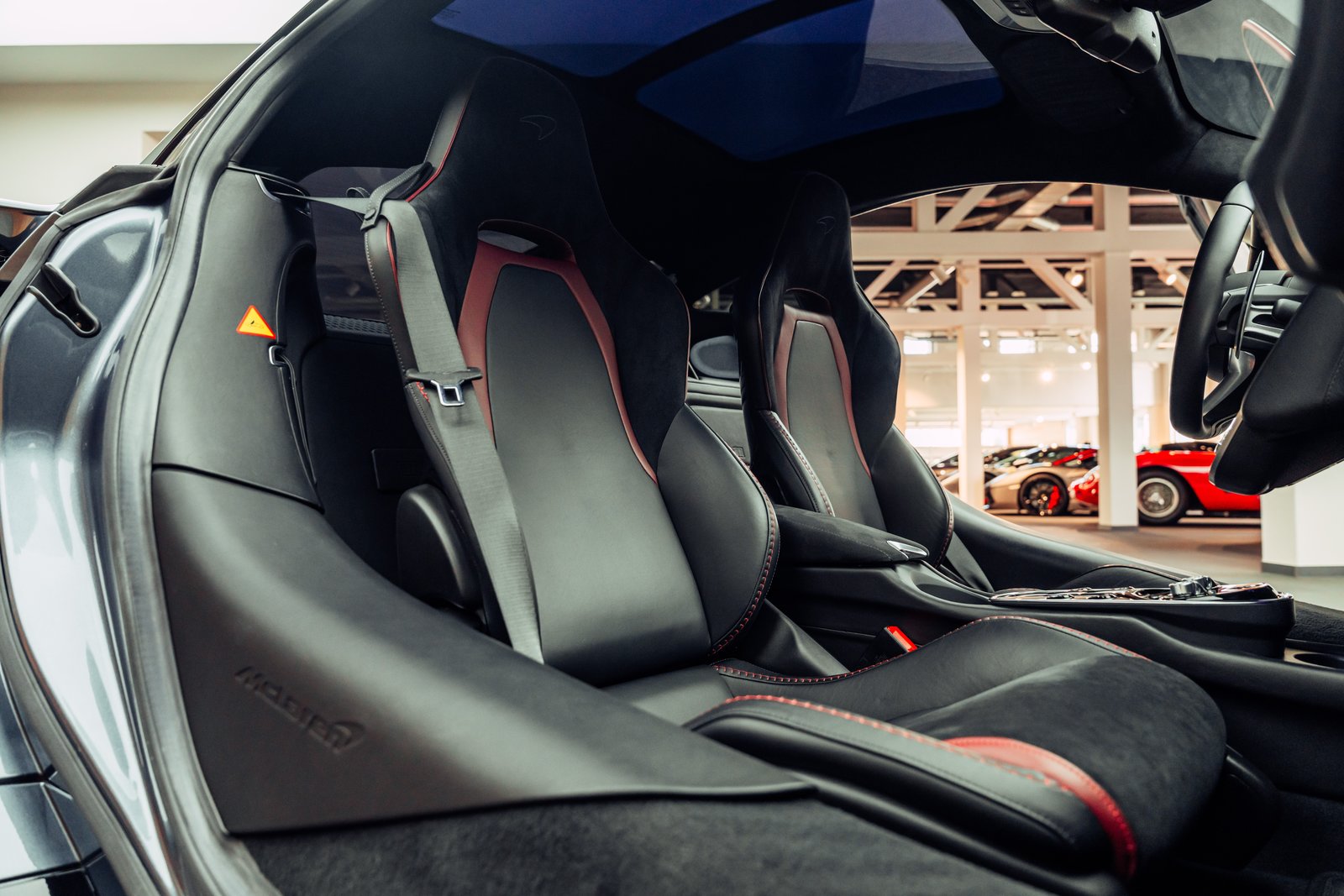 MCLAREN GT Pioneer, Essence, Occasion / Utilisé, Automatique - 6