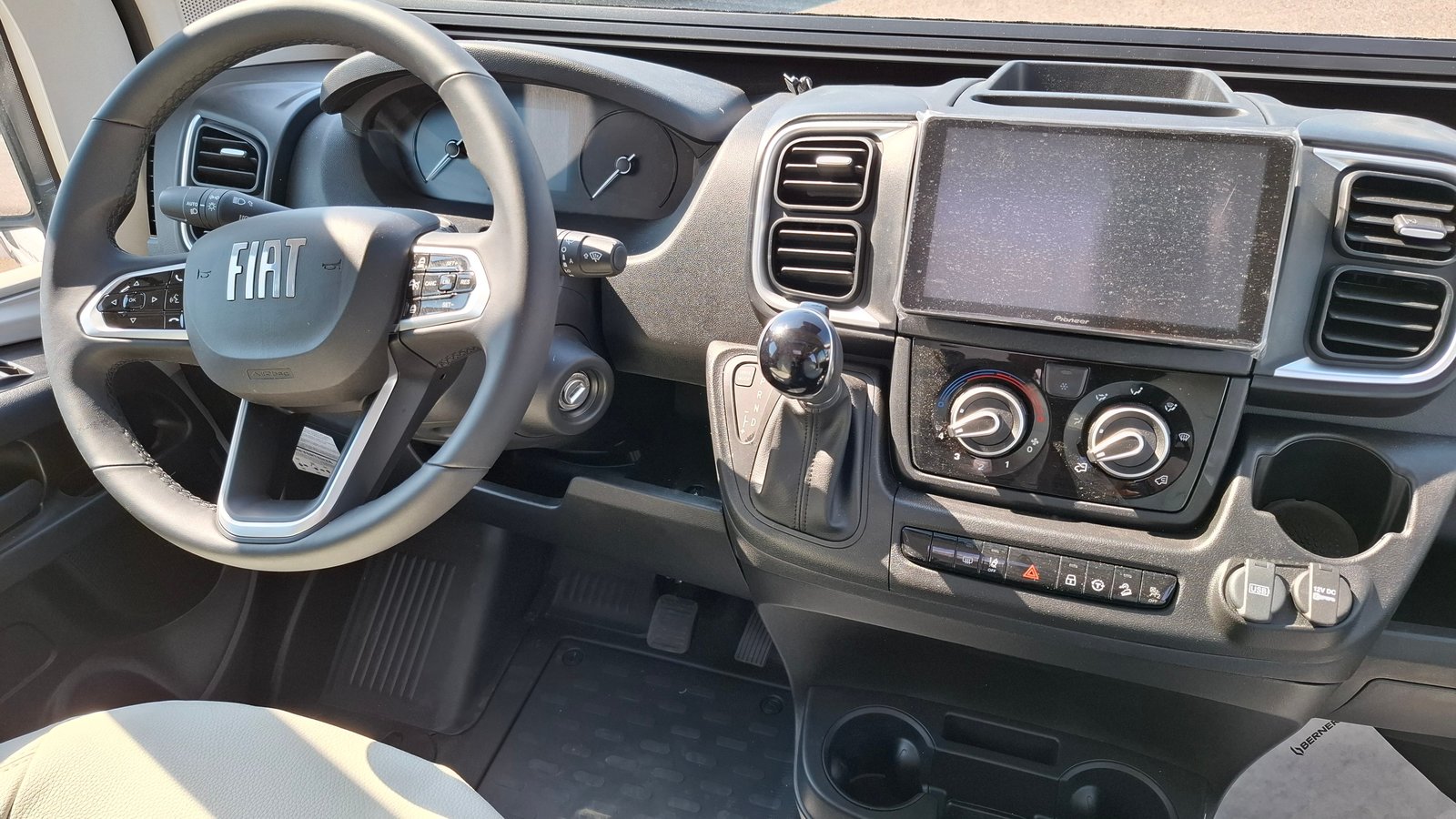 MCLOUIS Menfys 6 Maxi S-Line auto, Diesel, Neuwagen, Automatik - 4