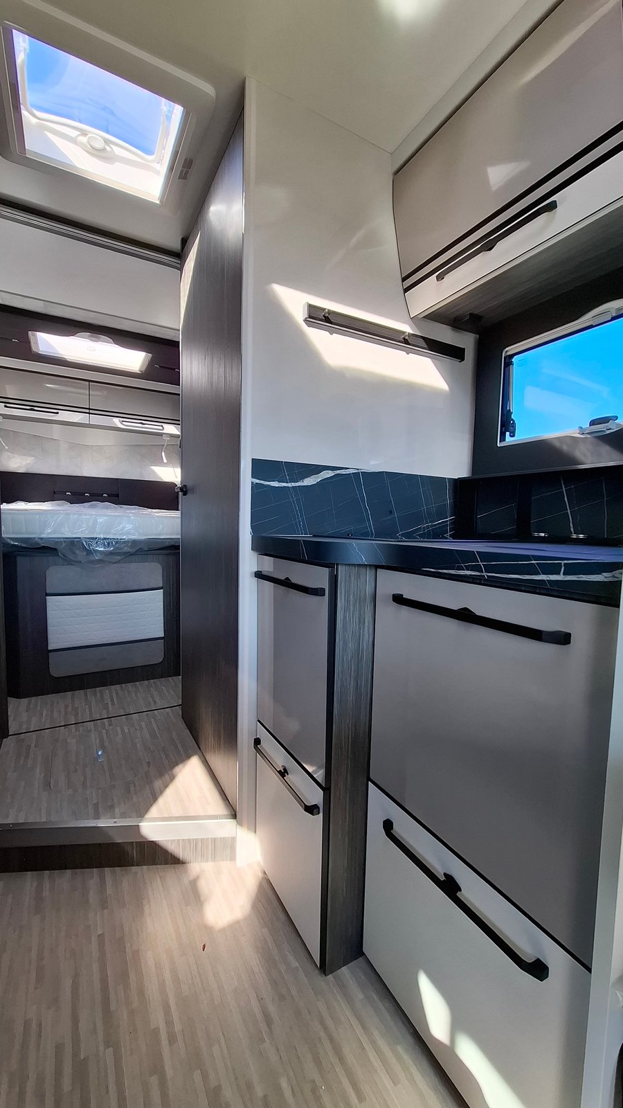 MCLOUIS Nevis 881 25 Edition, Diesel, Neuwagen, Automatik - 7