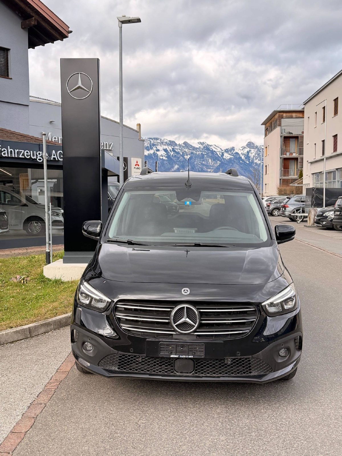 MERCEDES-BENZ T 180d Style S FWD, Diesel, Vorführwagen, Automatik - 2