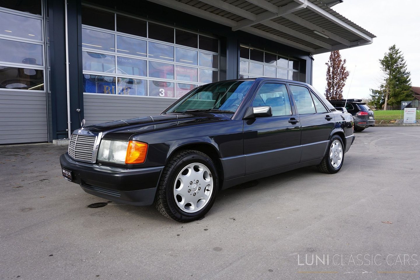 MERCEDES-BENZ 190 E 2.3