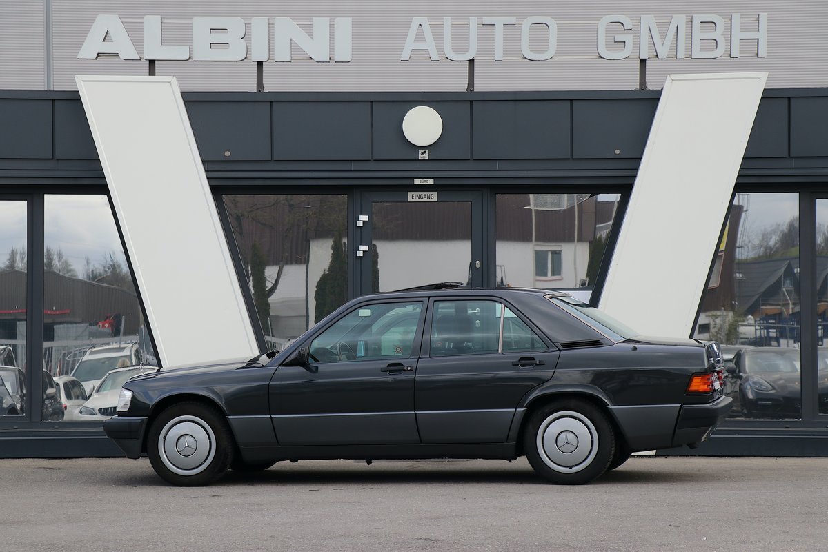 MERCEDES-BENZ 190 E 2.3 Automatic, Essence, Occasion / Utilisé, Manuelle - 3