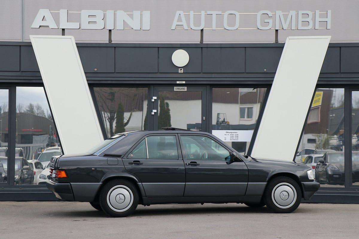MERCEDES-BENZ 190 E 2.3 Automatic, Essence, Occasion / Utilisé, Manuelle - 4