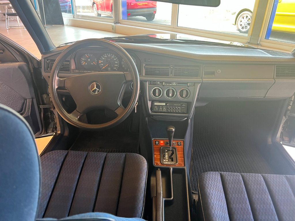 MERCEDES-BENZ W201 190 E 1.8, Essence, Occasion / Utilisé, Automatique - 6