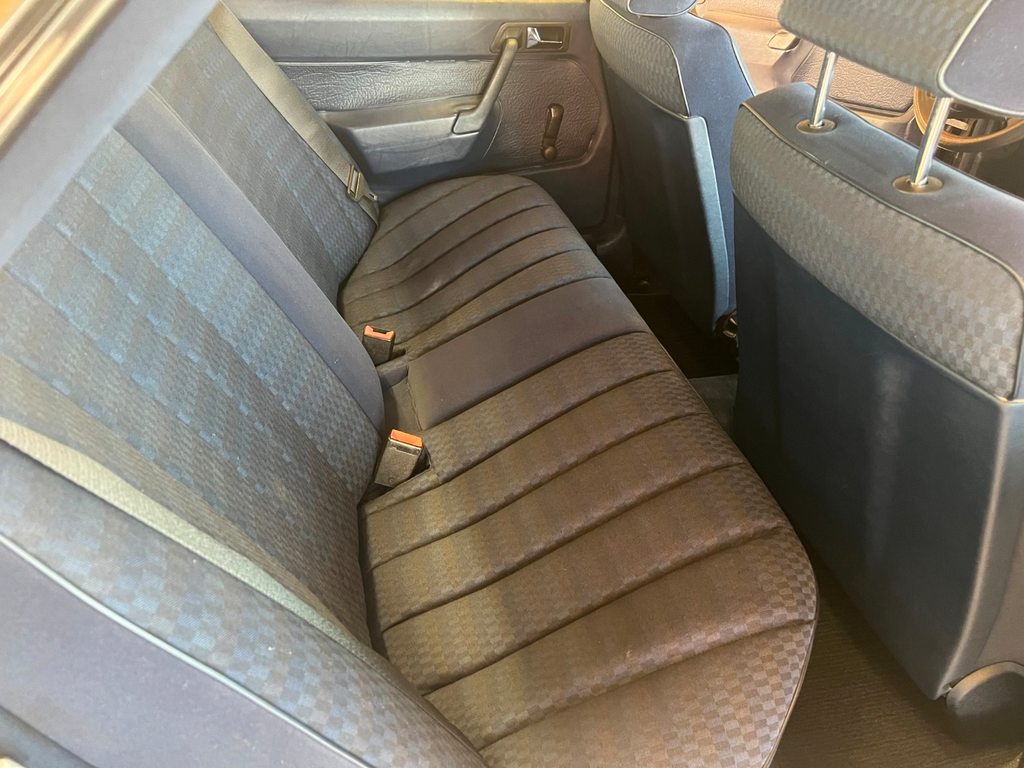 MERCEDES-BENZ W201 190 E 1.8, Essence, Occasion / Utilisé, Automatique - 7