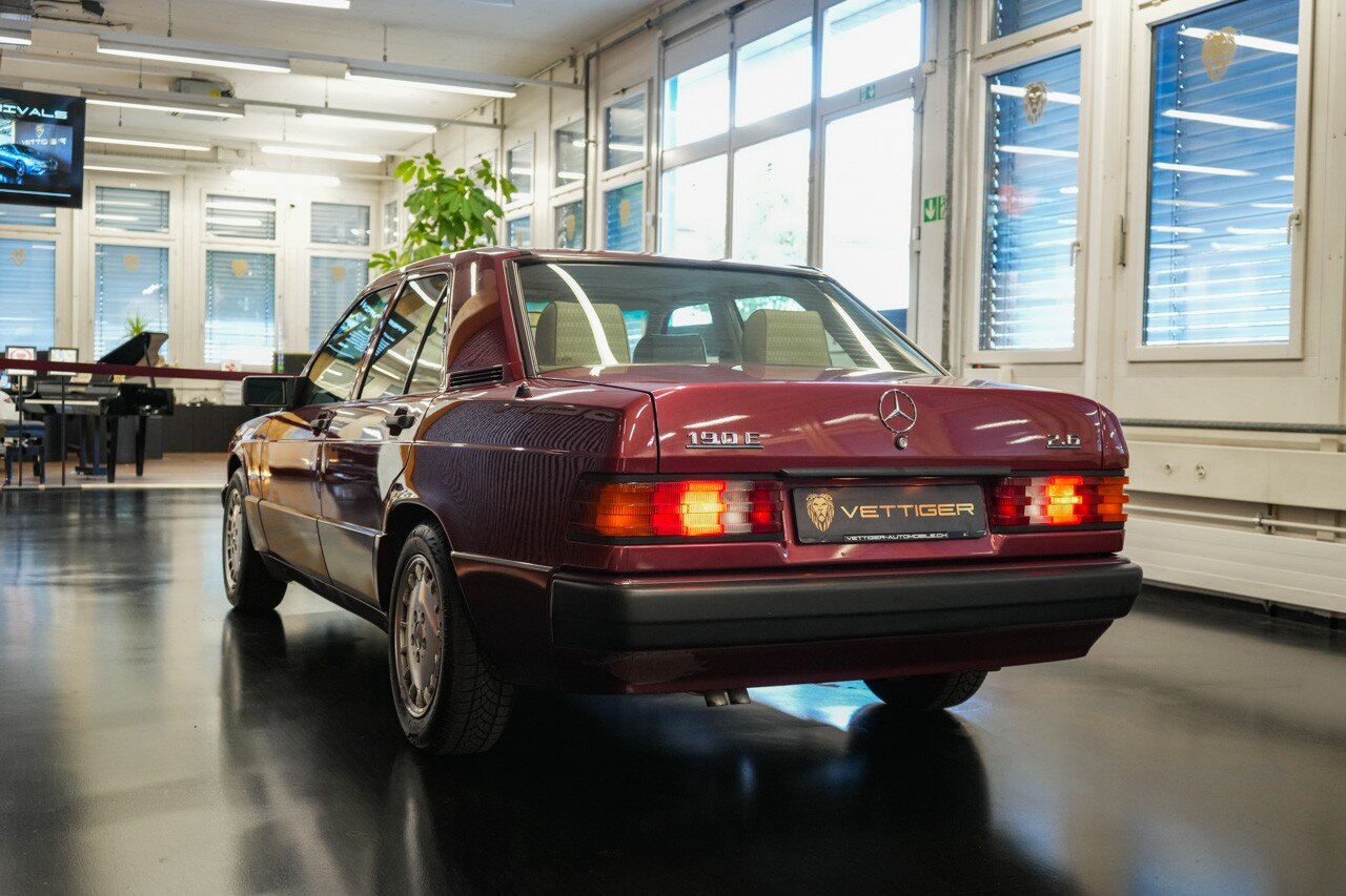 MERCEDES-BENZ 190 E 2.6, Essence, Occasion / Utilisé, Automatique - 4