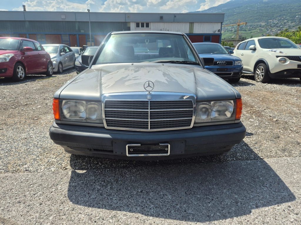 MERCEDES-BENZ 190 E 2.3, Petrol, Second hand / Used, Automatic - 2