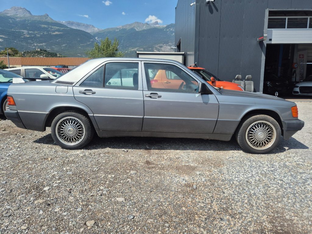 MERCEDES-BENZ 190 E 2.3, Petrol, Second hand / Used, Automatic - 6