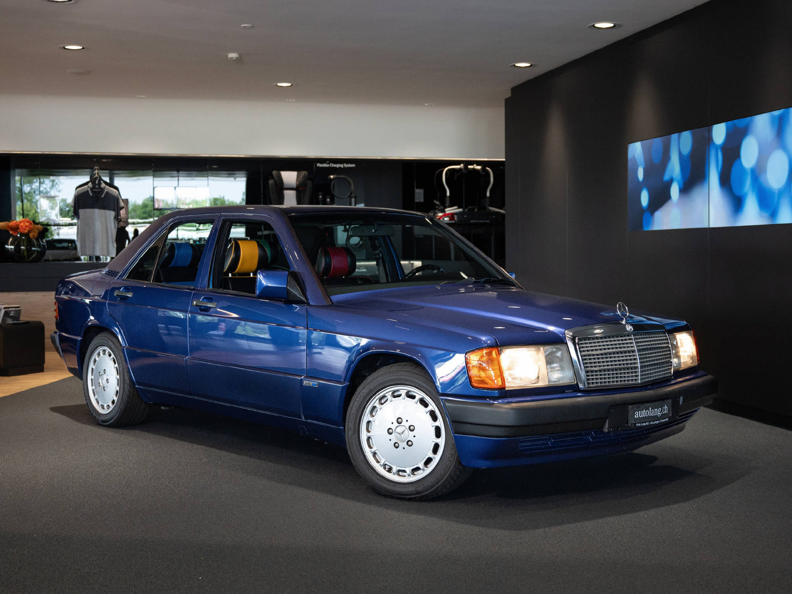 MERCEDES-BENZ E 190 2.3 Avantgarde Azzurro