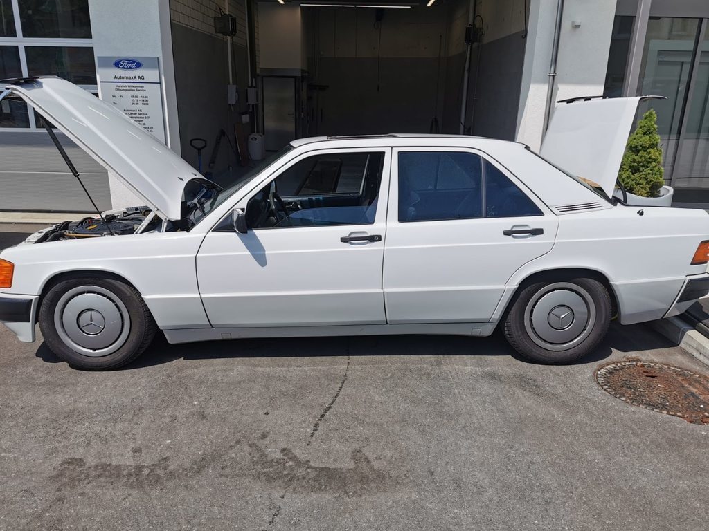 MERCEDES-BENZ 190E 2.6, Essence, Voiture de collection, Automatique - 7