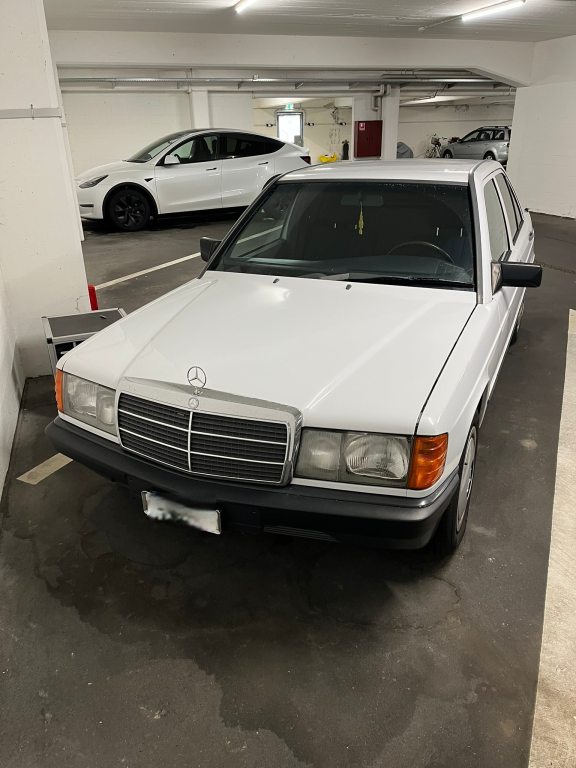 MERCEDES-BENZ 190 190 E 2.3