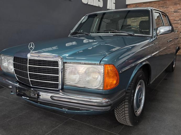 MERCEDES-BENZ 200 Automatic Veteran, Essence, Occasion / Utilisé, Automatique
