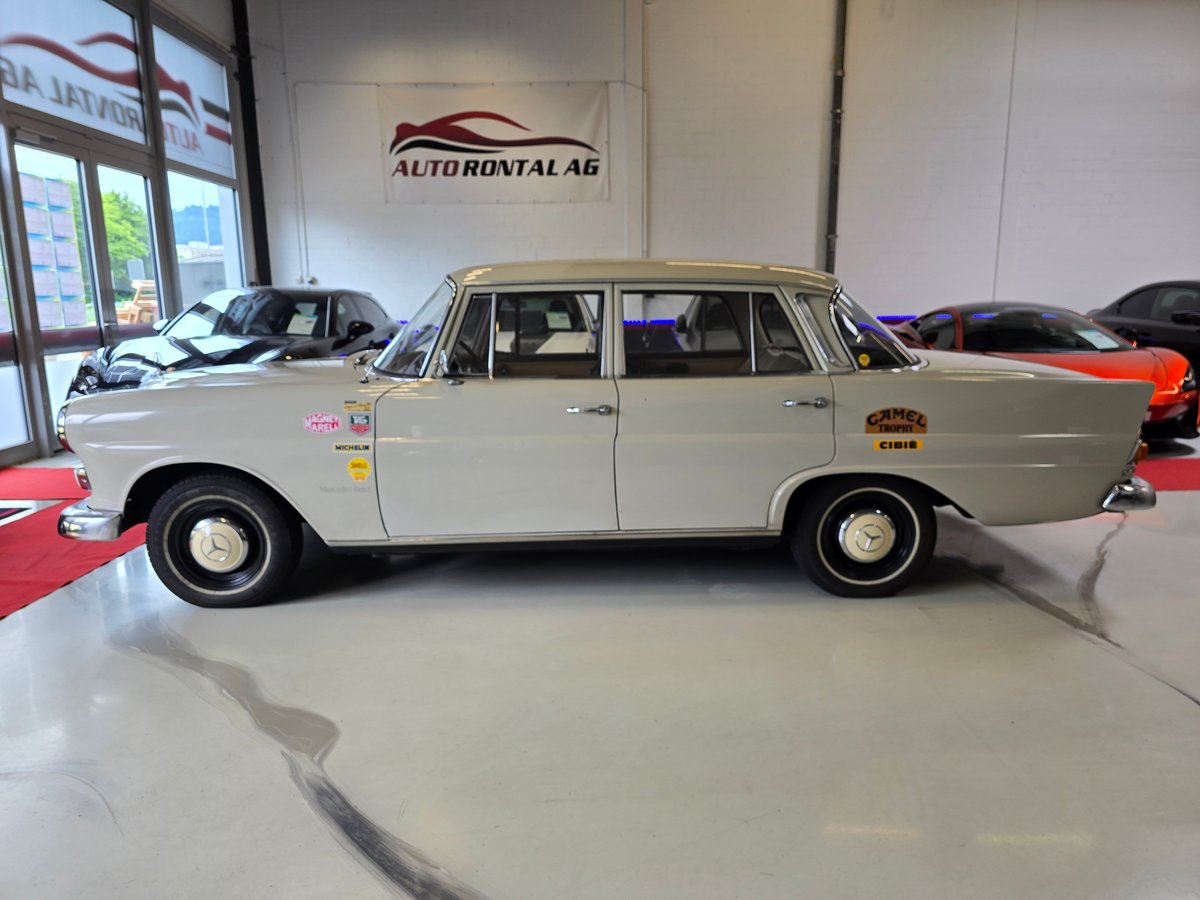 MERCEDES-BENZ 200, Essence, Voiture de collection, Manuelle - 2