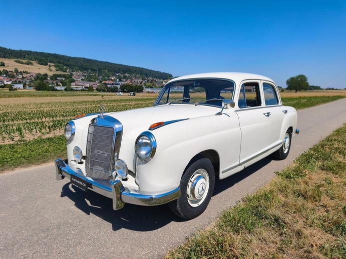 MERCEDES-BENZ 219, Essence, Voiture de collection, Manuelle
